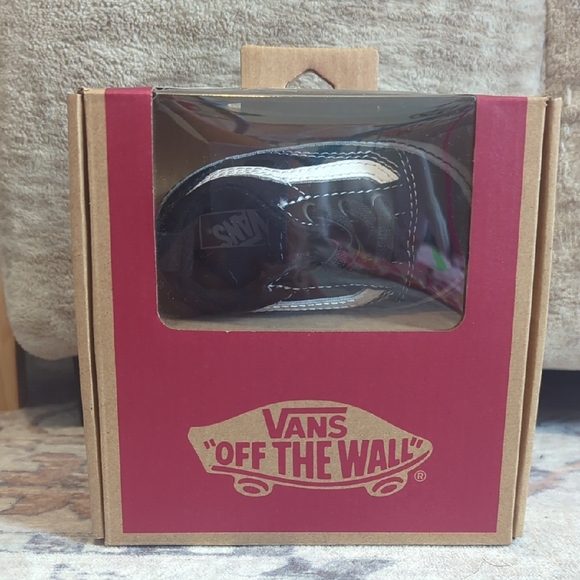 Vans Infant Sneakers in Black and White - Picture 1 of 4